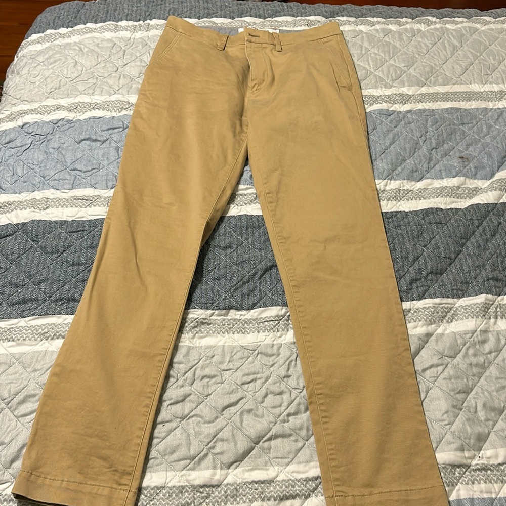 Lacoste slim fit khaki pants like new US32